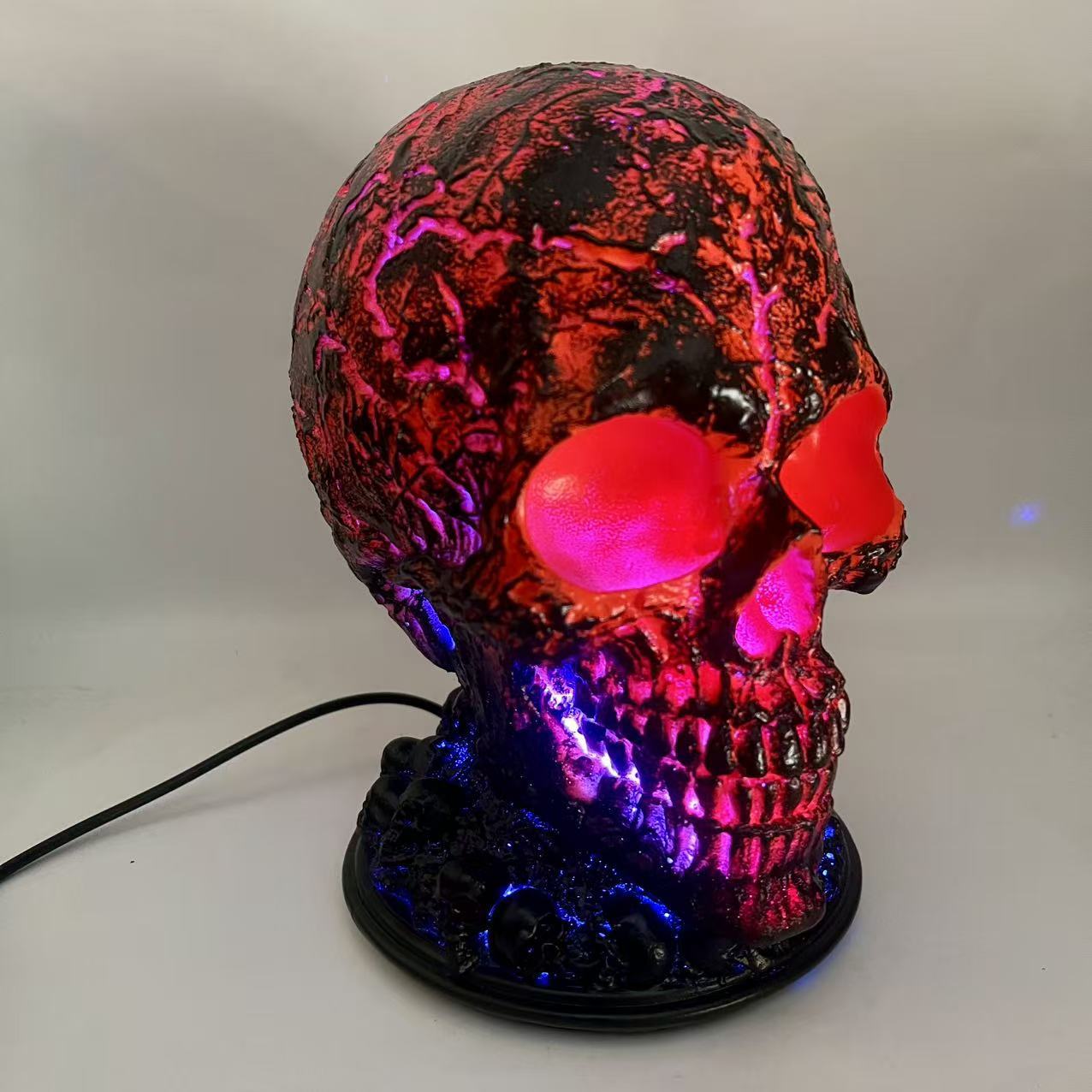 Halloween Skull Light Decoration - LED Resin Skeleton Lamp for Garden & Home