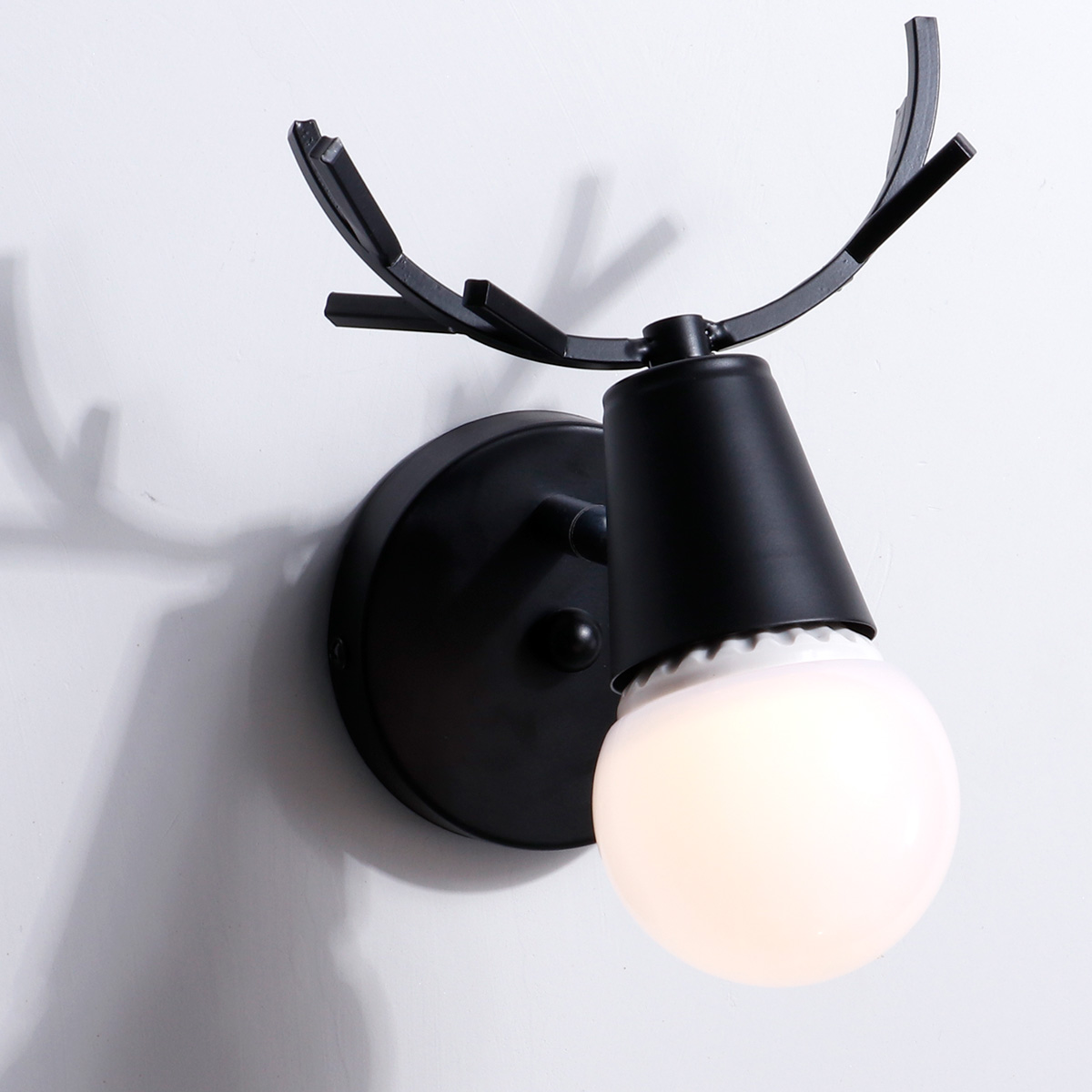 KAWELL Creative Wall Light Modern Wall Lamp Simple Wall Scone Iron E27 Base Deer Head Nordic Style Art Deco for Bedroom, Living Room, Children's Room, Restaurant, Hallway, Stairs, Black