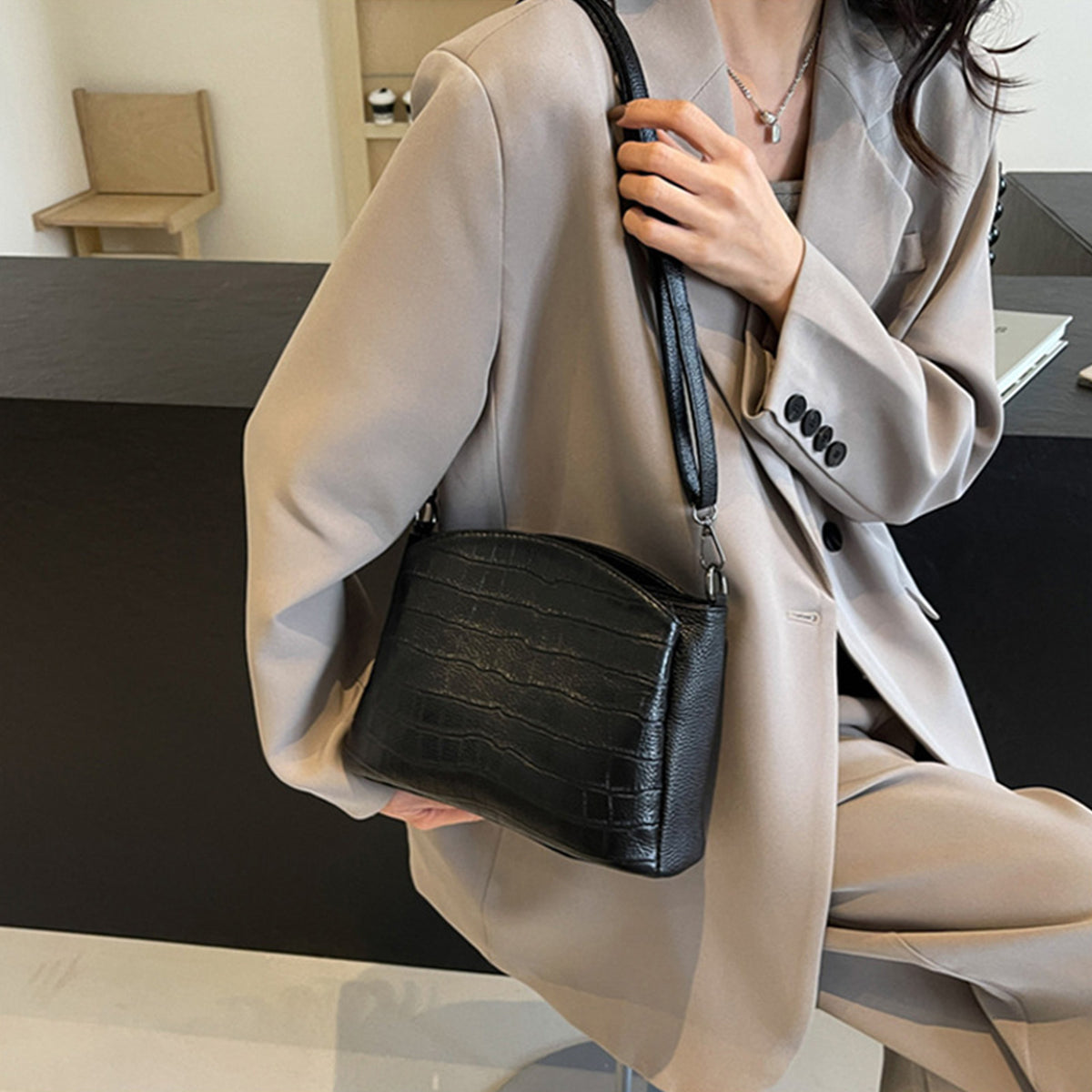 URSOFINE Crocodile Patterned Shoulder Purses for Women Genuine Leather Hobo Bags Large Crossbody Purses