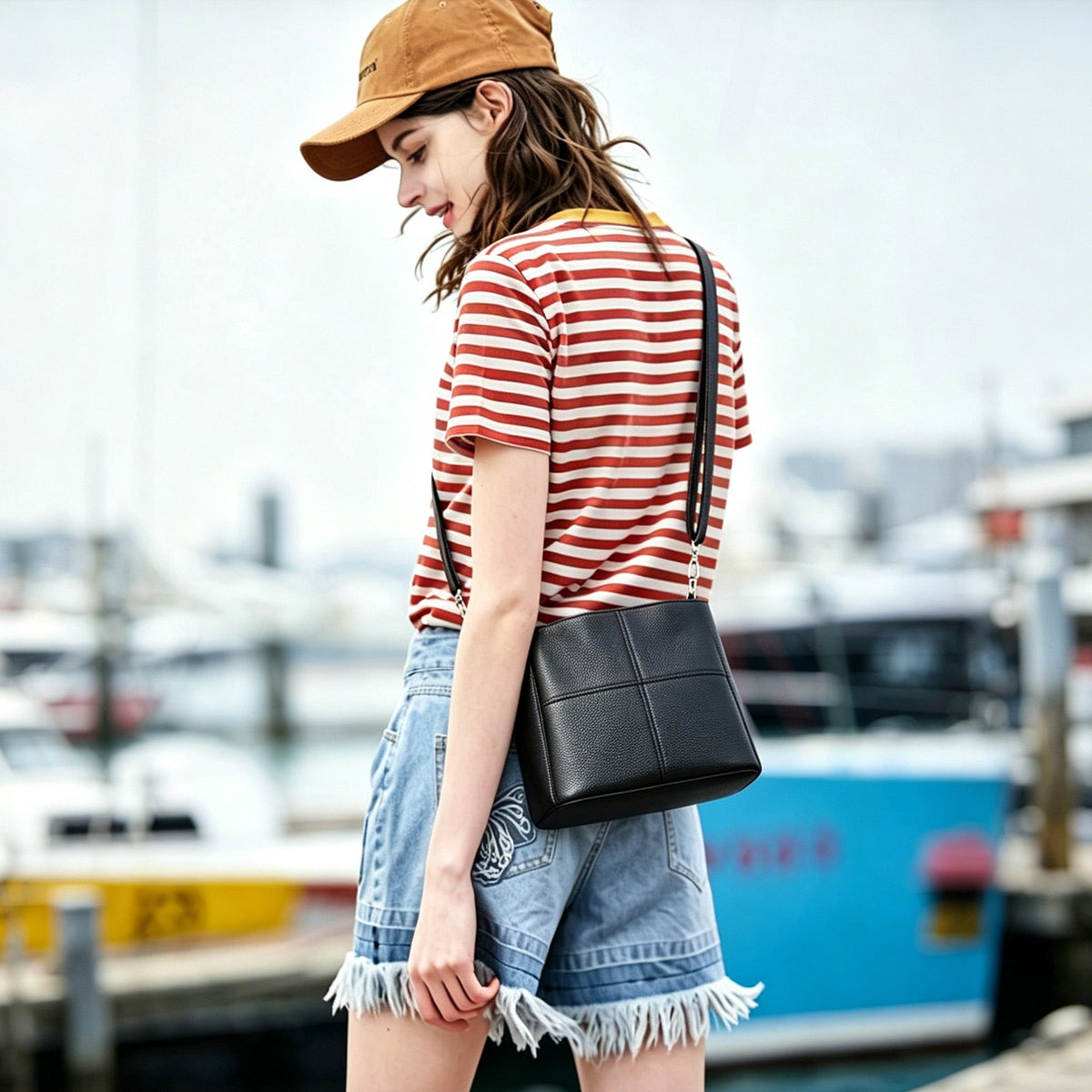 URSOFINE Women's Leather Crossbody Bucket Purse, Multi-Compartment Shoulder Bag with Adjustable Strap, Casual Lightweight Handbag for Daily Use
